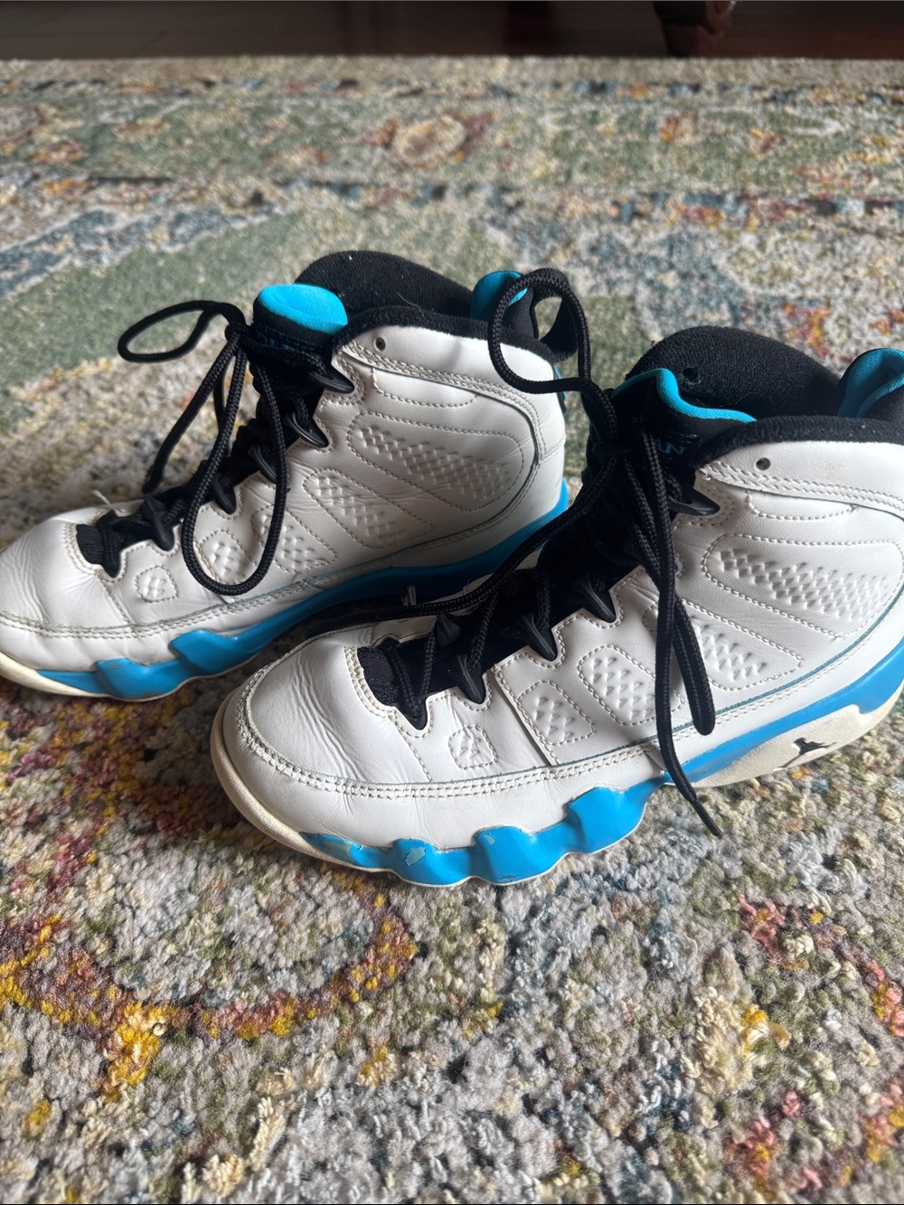NIKE AIR JORDAN 9 RETRO BOYS SNEAKERS IN SZ 4.5Y…GOOD PREOWNED CONDITION!